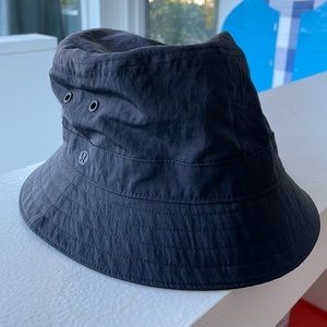 Lululemon bucket hat